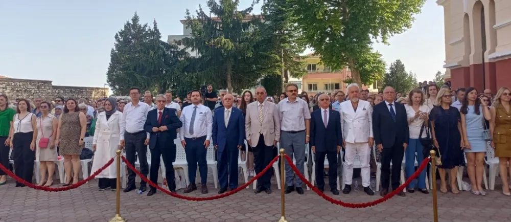 EDİRNE LİSESİ 167. DÖNEM ÖĞRENCİLERİNİ MEZUN ETTİ!