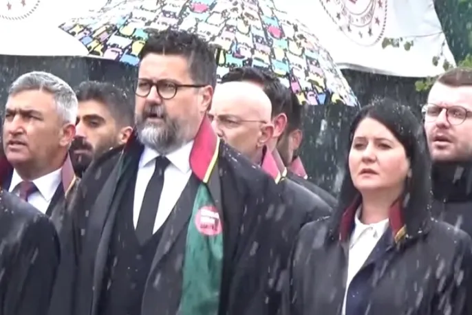 EDİRNE BAROSU; “SAVUNMANIN BAŞINDAYIZ, SORUMLULUĞUMUZUN FARKINDAYIZ ”