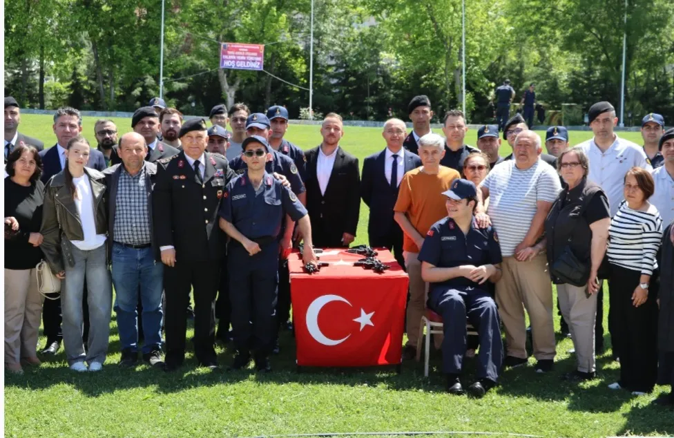 EDİRNE JANDARMA ALAY KOMUTANLIĞI DA 1 GÜNLÜK TEMSİLİ ASKERLİK GURURU 