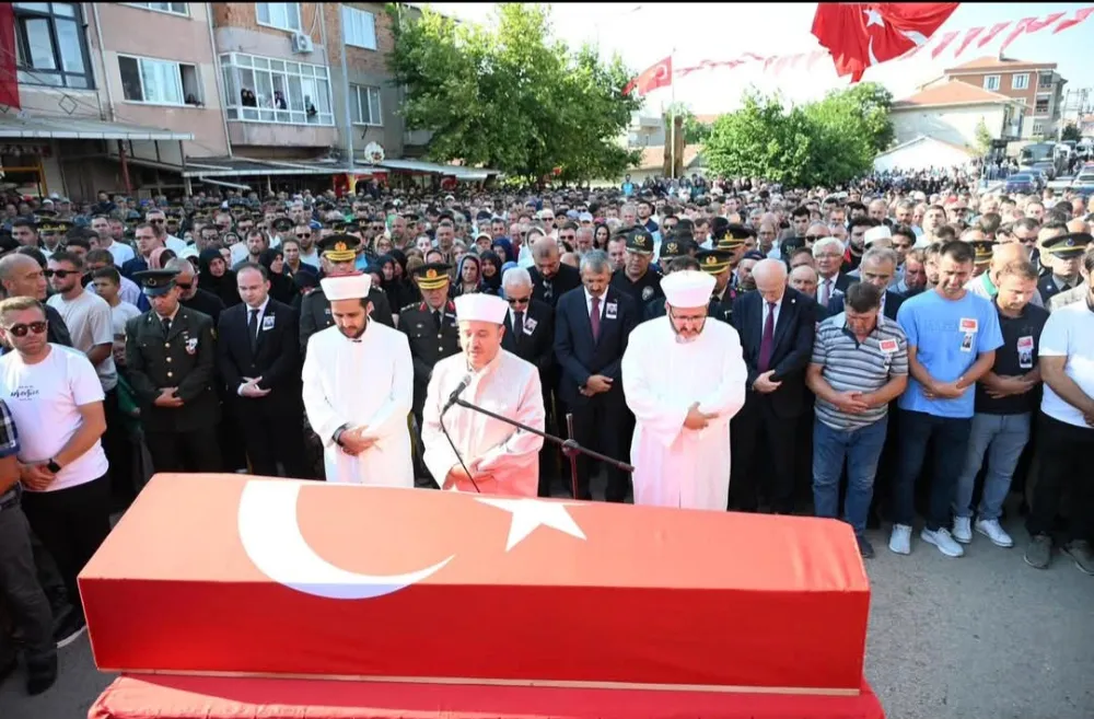 ŞEHİT ÜSTEĞMEN TUĞRUL ÖZSU SON YOLCULUĞUNA UĞURLANDI 