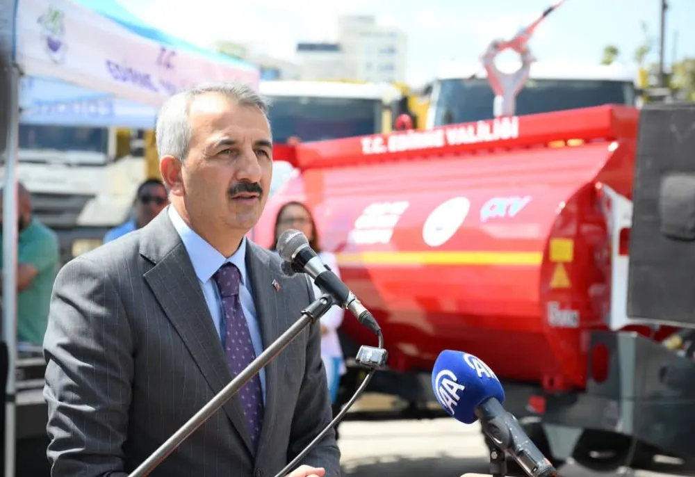 VALİ SEZER’DEN KÖYLERE 70 TANKER, 134 PROJE 
