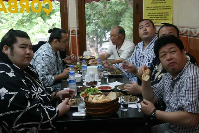 Sumocular ciğerciyi iflas ettirdi!