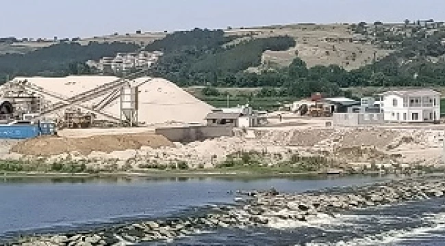 MERİÇ NEHRİNDE KAÇAK ALTIN ARIYOR!