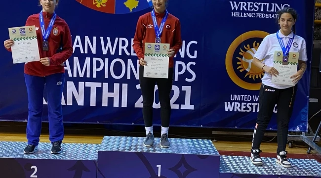 ÖZLEM SARIASLAN BALKAN ŞAMPİYONU