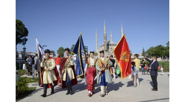 EN RENKLİ FESTİVAL BAŞLADI 