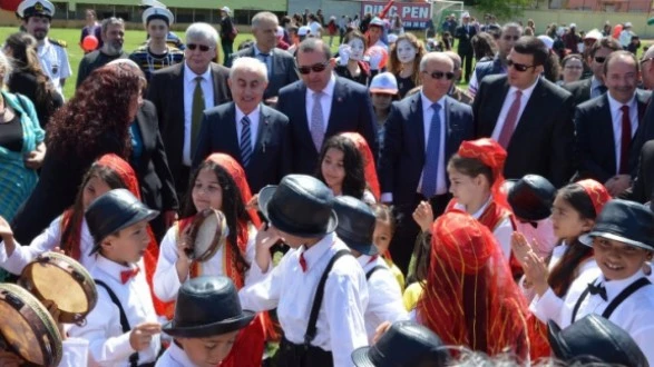 23 NİSAN COŞKUSU STADA SIĞMADI