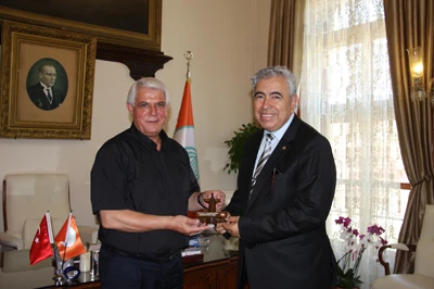 T H K Genel Başkanı Sedefçinin misafiriydi