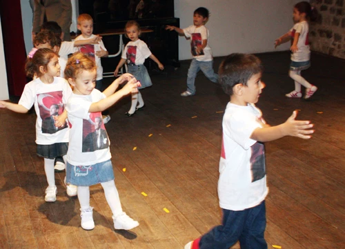 Miniklerin Cumhuriyet gösterisi büyüledi