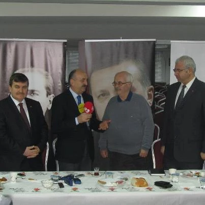 AK Parti Edirne Milletvekili Mehmet Müeezzinoğlu, Gazeteci oldu