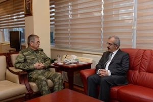 1.ORDU KOMUTANI VALİ DURUERİ MAKMINDA ZİYARET ETTİ