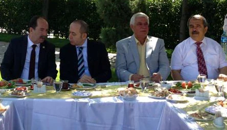 CHP GRUP BAŞKAN VEKİLİ AKİF HAMZAÇEBİ;EDİRNE BELEDİYESİ TÜRKİYEYE ÖRNEK HİZMET VERİYOR