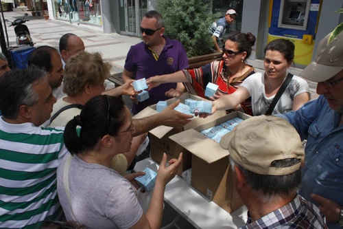 EDİRNE BELEDİYESİ, REGAİP KANDİLİ NEDENİYLE 15 BİN ADET KANDİL SİMİDİ DAĞITIMI YAPTI.