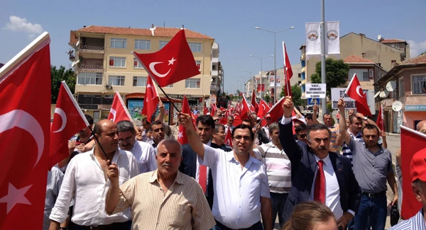 19 MAYIS KUTLAMALARINDA MHP,HAVSADA BAYRAK SELİ OLDU YOLLARDAN AKTI&#8230;