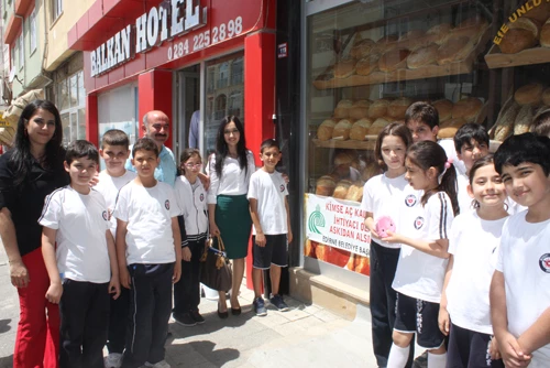 HARÇLIKLARIYLA ASKIYA EKMEK BIRAKTILAR