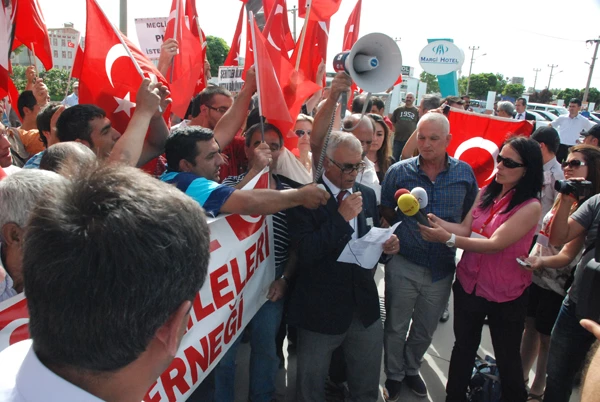 AKİLLERE ŞEHİT AİLELERİ DERNEĞİNDEN TOKAT GİBİ CEVAP