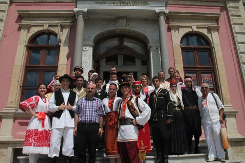 652. KIRKPINAR ETKİNLİKLERİNE KATILAN EKİPLERE PLAKET VERİLDİ