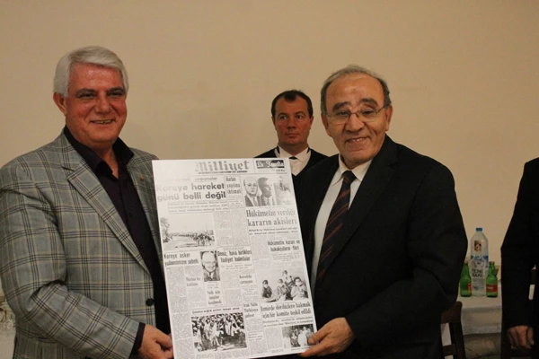 MİLLİYET GAZETESİ GENEL YAYIN YÖNETMENİ FİKRET BİLADAN SEDEFÇİYE ANLAMLI HEDİYE