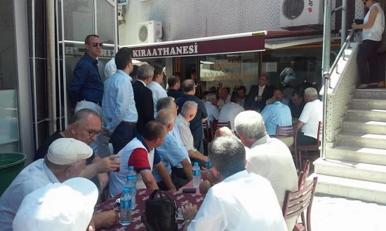 Ali SÜZEN SİYASET YAZILARI,CHP BAYRAMLAŞMAYI MECBUREN SOKAKTA YAPTI!