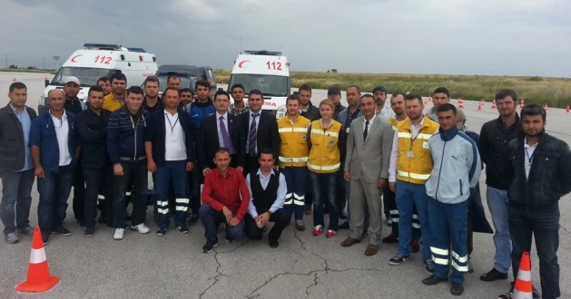 AMBULANS SÜRÜŞ TEKNİKLERİ EĞİTİCİ EĞİTİMİ VERİLDİ