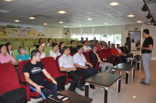 ANTRENÖRLER İÇİN “ÜST DÜZEY ANTRENMAN PLANLANMASI VE PROGRAMLANMASI”ÇALIŞMASI