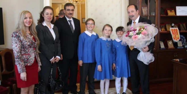 BAŞKAN GÜRKAN MİNİK KONUKLARINI AĞIRLADI