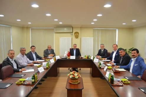 BÜYÜK BAŞ HAYVAN IRKININ ISLAHI İLE İLGİLİ İLK TOPLANTI UZUNKÖPRÜDE