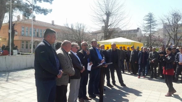 ÇELTİKÇİLER;“EY FARUK ÇELİK… EY BAŞBAKANIMIZ AHMET DAVUTOĞLU… DUYUN ARTIK SESİMİZİ…”