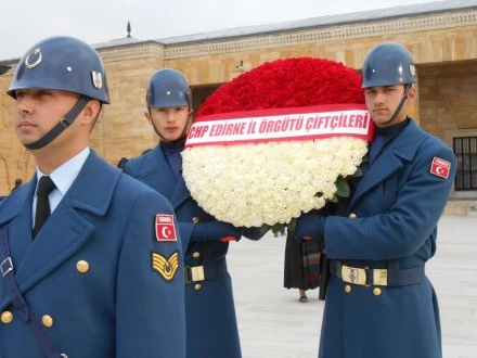 CHP EDİRNE İL ÖRGÜTÜ ANITKABİRİ ZİYARET ETTİ