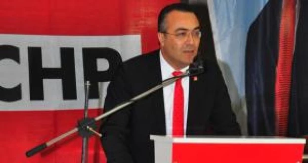 CHP LÜLEBURGAZ İLÇE BAŞKANI ÖZGÜR KAYA;“AMAÇ ERGENE’Yİ TEMİZLEMEK DEĞİL, MERİÇ NEHRİ’NİN KUMLARINI ÇALMAK”