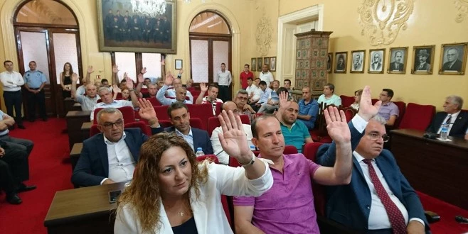 EDİRNEDE DARBE GİRİŞİMİ MECLİS KARARIYLA KINANDI