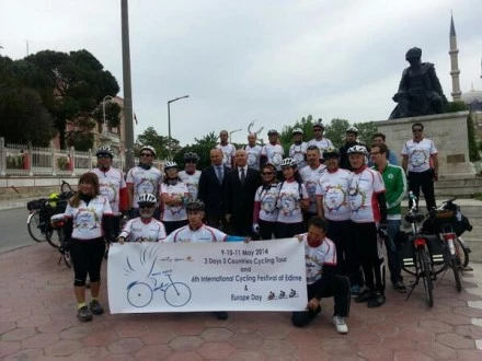 EDOSK BİSİKLETLERİ ÜLKELER ARASINDA KÖPRÜ KURUYOR