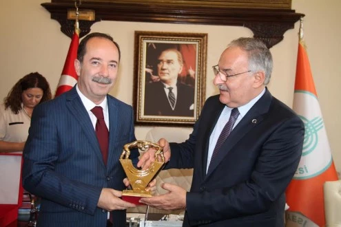 GÜRKAN’DAN EDİRNELİLERE MÜJDE; GIDA-GİYSİ- KİTAP BANKASI YOLDA