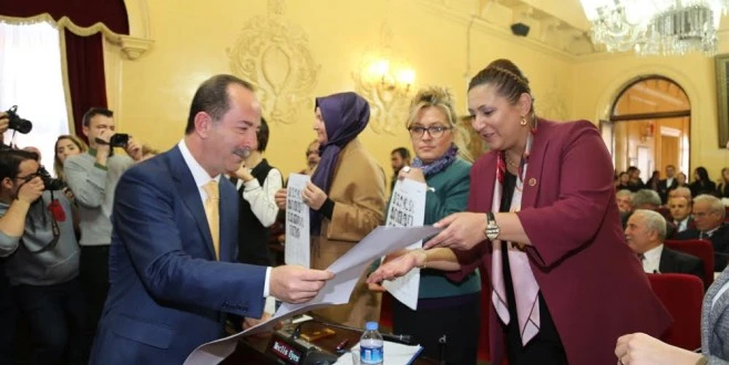 GÜRKAN, KADIN MECLİS ÜYELERİNİ UNUTMADI