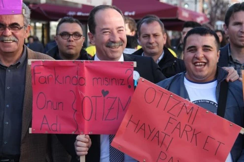 GÜRKAN;‘‘OTİZMİN FARKINDAYIZ, ONLARIN YANINDAYIZ’’