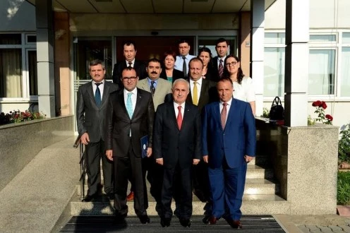 HOŞ GELDİN ZİYARETLERİ SÜREN VALİ ŞAHİN İL ÖZEL İDARESİNDE BRİFİNG ALDI.