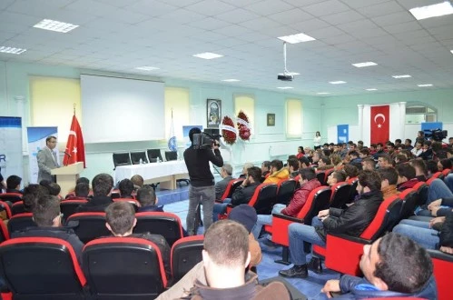 ‘İŞKUR KARİYER GÜNÜ’ İŞVEREN VE ÖĞRENCİLERİ BULUŞTURDU