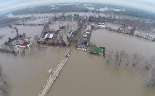 KARAAĞAÇTA OKULLAR İKİ GÜN TATİL EDİLDİ