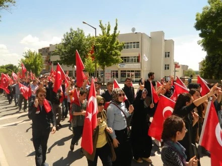 ÜLKÜ OCAKLARIDAN ALTERNATİF 19 MAYIS GENÇLİK YÜRÜYÜŞÜ