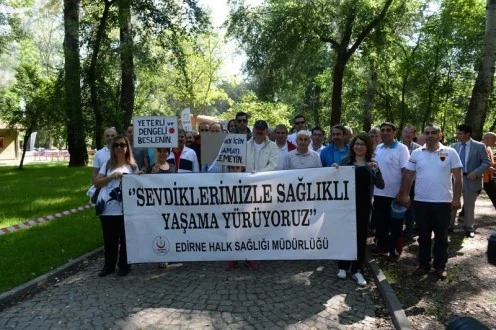 MÜEZZİNOĞLUNDAN SÖĞÜTLÜK İZZET ARSEVEN KENT ORMANINDA SAĞLIKLI YAŞAM YÜRÜYÜŞÜ
