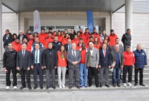 ŞAMPİYON ATLETLERİMİZİ SINIRDA COŞKUYLA KARŞILADIK