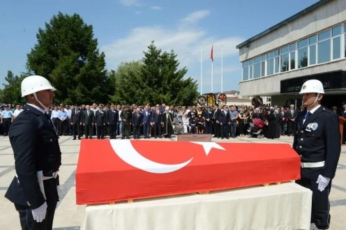 ŞEHİDİMİZİN KANI YERDE KALMADI