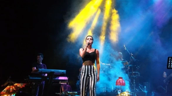 ŞEVVAL SAM ve BENGÜ DEN UNUTULMAZ KONSERLER