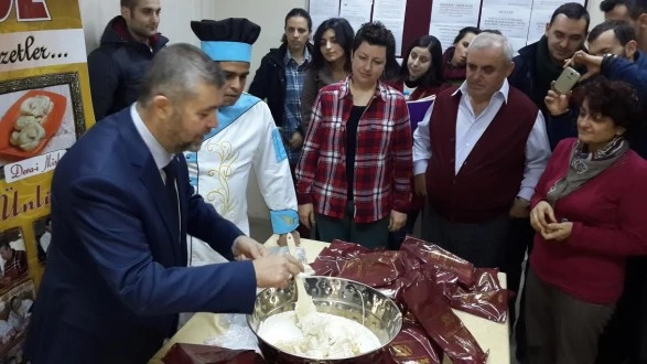 TURİZMCİLERE ÖNCE ANLATTILAR SONRA TATLANDIRDILAR