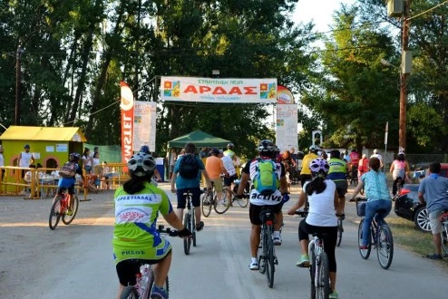 TÜRK VE YUNAN BİSİKLETÇİLER ARDA BOYUNDA PEDAL ÇEVİRDİ