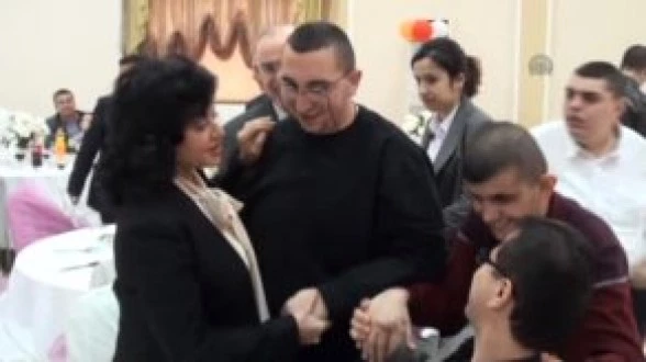 Üç Boyutlu Atatürk Tablosunu Açık Artırmada Vali Satın Aldı