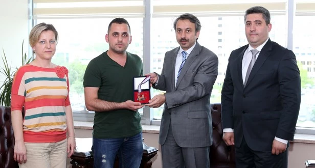 ÜÇÜNCÜLÜK MADALYASIYLA REKTÖRÜNÜ ZİYARET ETTİ.