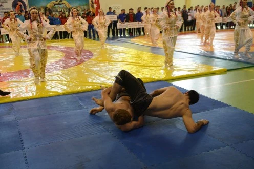 ÜNİVERSİTELER ARASI GÜREŞ ŞAMPİYONASI YAPILDI