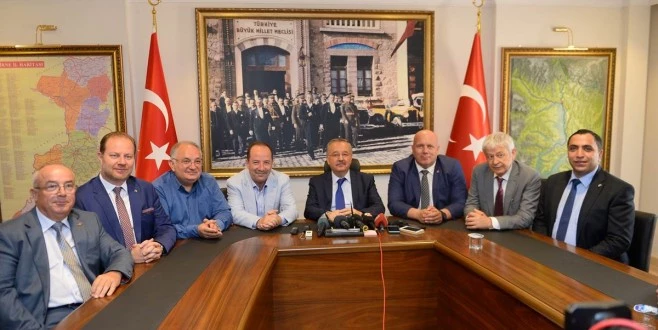 VALİ ÖZDEMİR; EDİRNELİLERİ DEMOKRASİ VE VATAN YÜRÜYÜŞÜNE DAVET ETTİ