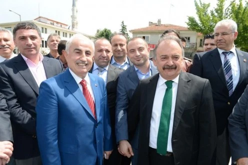 YENİ VALİ DURSUN ALİ ŞAHİN SEVENLERİYLE BİRLİKTE GELDİ